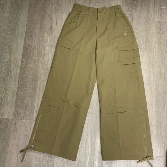New Nike Jordan Chicago Women’s Heavyweight Cargo Pants Brown Kelp Oversized Fit - Picture 4 of 15